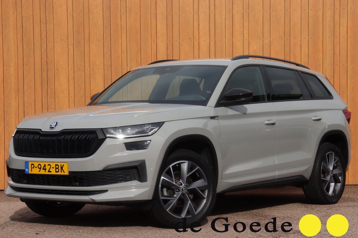Skoda Kodiaq - 1.5 TSI Sportline Business org. NL-auto el.klep stuur+stoelverw. camera - AutoWereld.nl