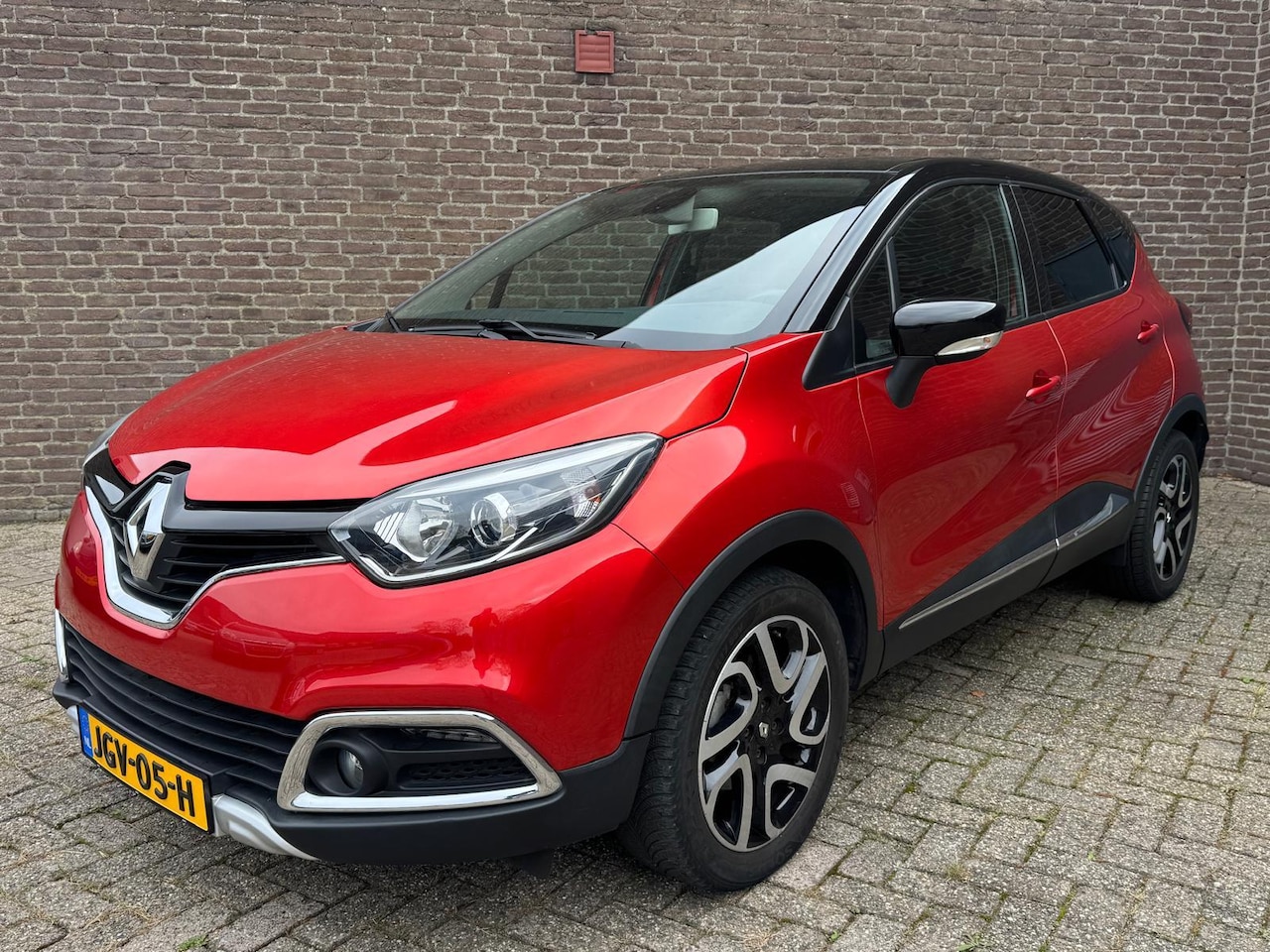 Renault Captur - 1.2 TCe Xmod Camera Leder Navi Clima Keyless 17-Inch Parkeersens. - AutoWereld.nl