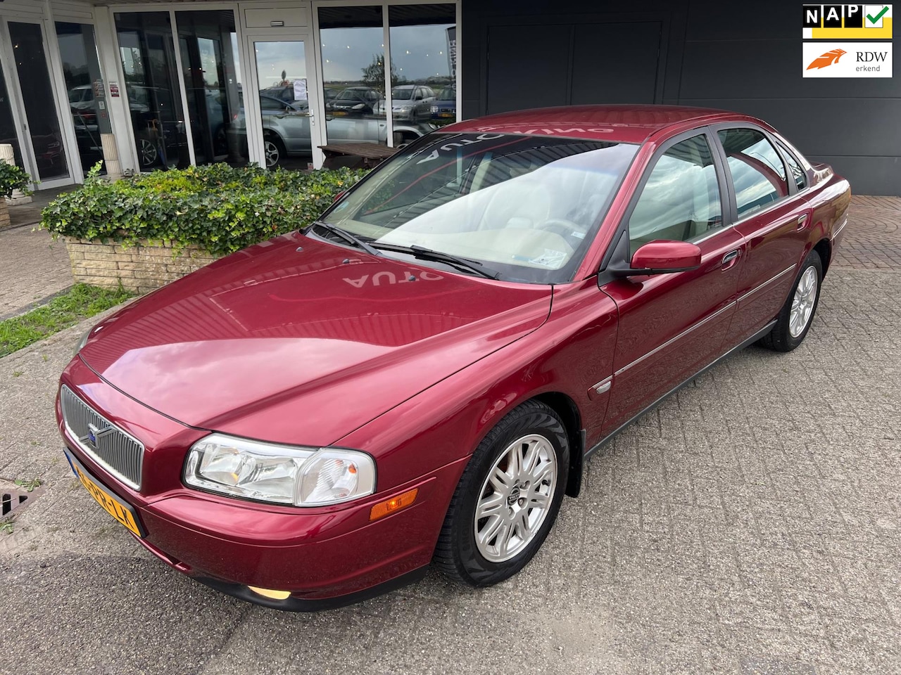 Volvo S80 - 2.5T Momentum ECC/CRUISE/LEDER/PDC/TREK APK+NAP - AutoWereld.nl