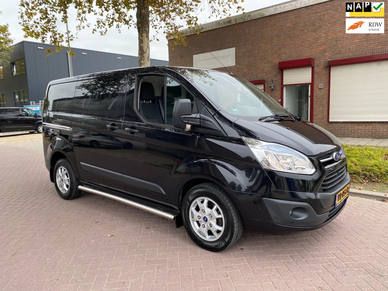 Ford Transit Custom - 270 2.2 TDCI * 1e Eigenaar * 170.314 KM NAP * Airco * Camera * Navigatie * PDC * Stoelverw - AutoWereld.nl
