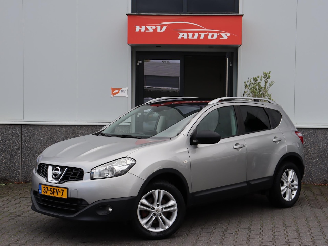 Nissan Qashqai - 1.6 Connect Edition navi PANODAK airco - AutoWereld.nl