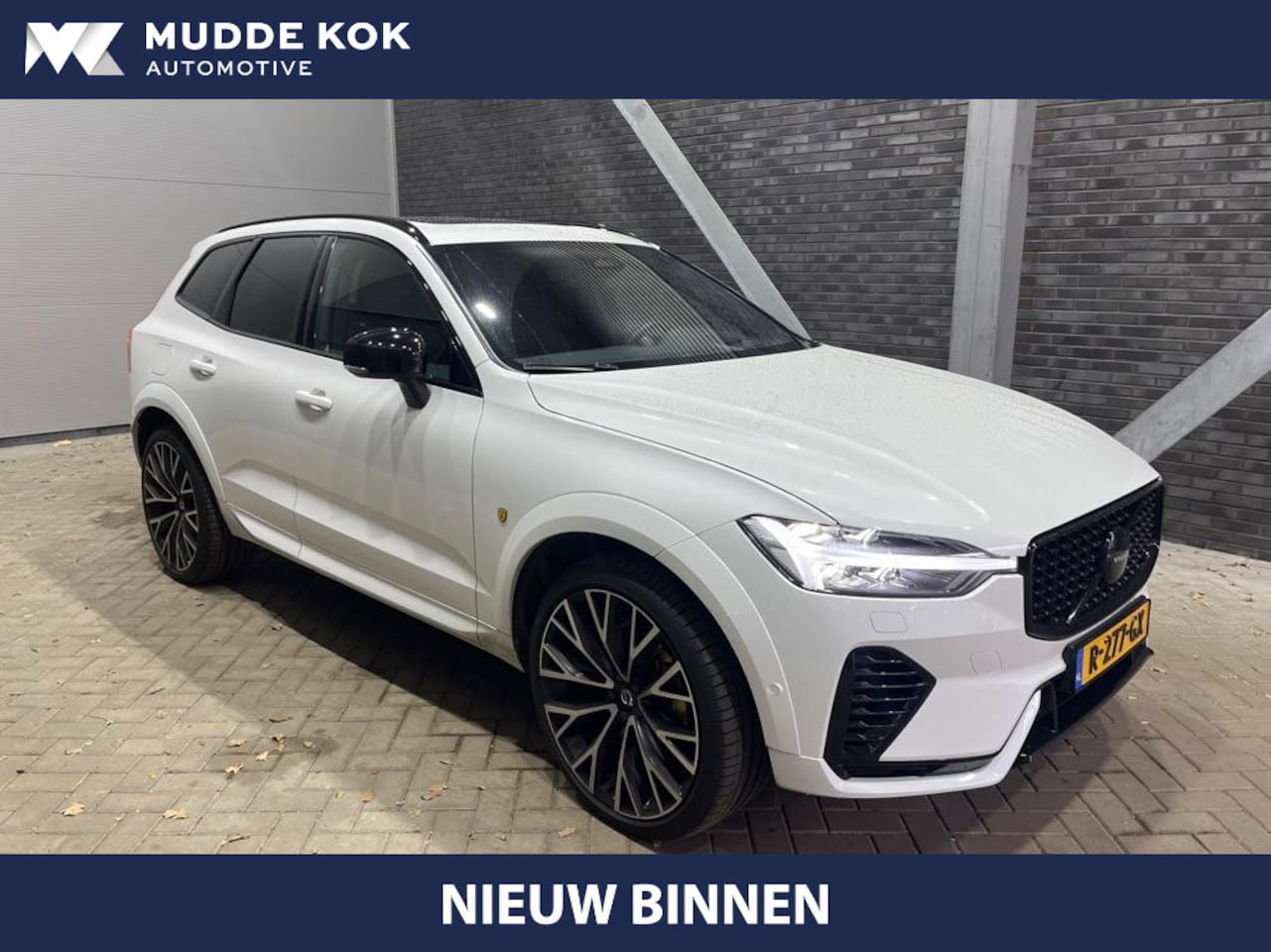 Volvo XC60 - T6 Plug-in hybrid R-Design | 22 Inch | Panoramadak | ACC | Head-Up | Trekhaak | Stoel+Stuu - AutoWereld.nl