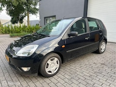 Ford Fiesta - 1.6-16V Ghia / NIEUWE KOPPELING / NETTE AUTO /