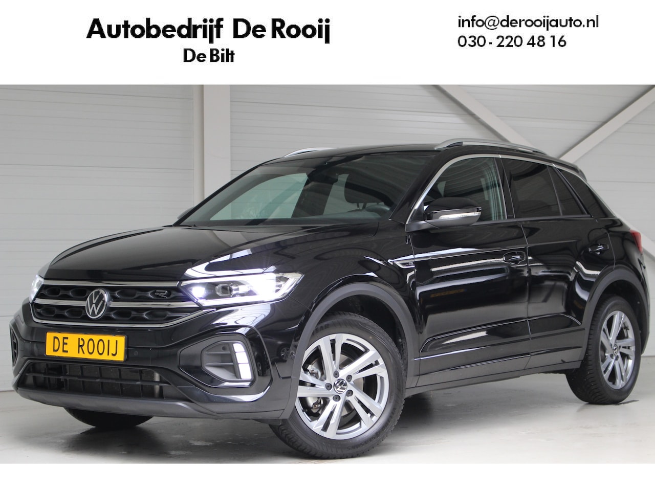 Volkswagen T-Roc - 1.5 TSI R-Line Navigatie | Camera | Stoelverwarming | All Season banden - AutoWereld.nl