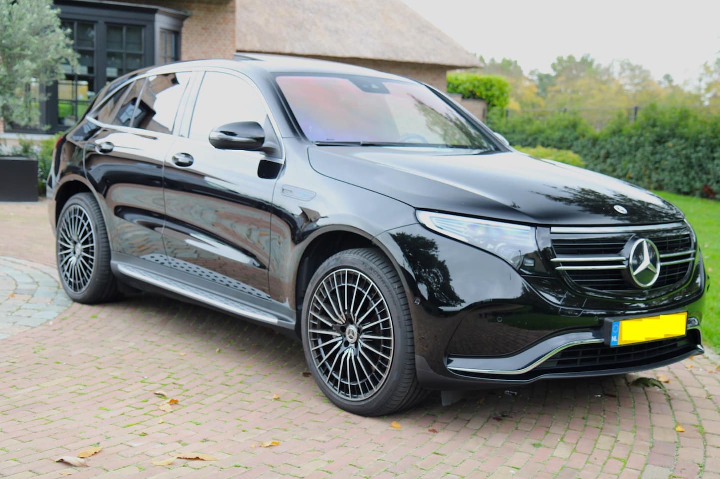 Mercedes-Benz EQC - 400 4MATIC Premium 80 kWh AMG - AutoWereld.nl