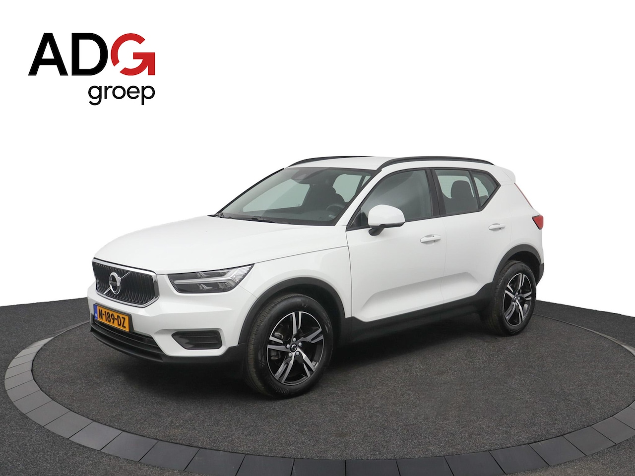 Volvo XC40 - 1.5 T2 Momentum Core | Navigatie | Parkeercamera - AutoWereld.nl