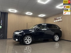 Mitsubishi Outlander - 2.0 PHEV Instyle * Schuif-Kanteldak / Afn. Trekhaak / Navigatie / NL Auto