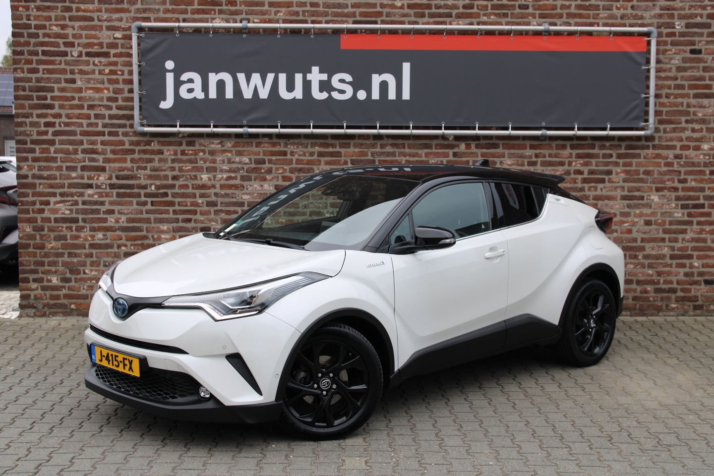 Toyota C-HR - 1.8 Hybrid Bi-Tone Premium - AutoWereld.nl