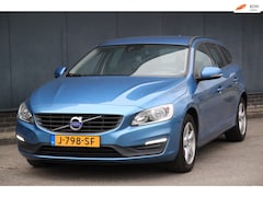 Volvo V60 - 2.0 D3 Kinetic Navigatie/Parkeersensor/Trekhaak/174.000km