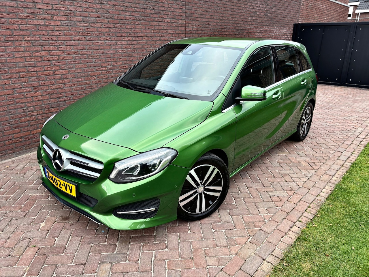 Mercedes-Benz B-klasse - 180 Automaat Trekhaak Navigatie - AutoWereld.nl