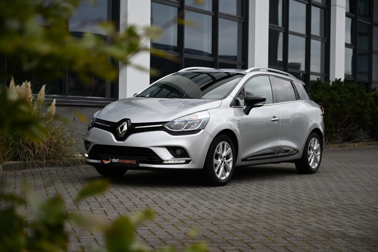 Renault Clio Estate - Estate Limited Cruise Navi PDC - AutoWereld.nl