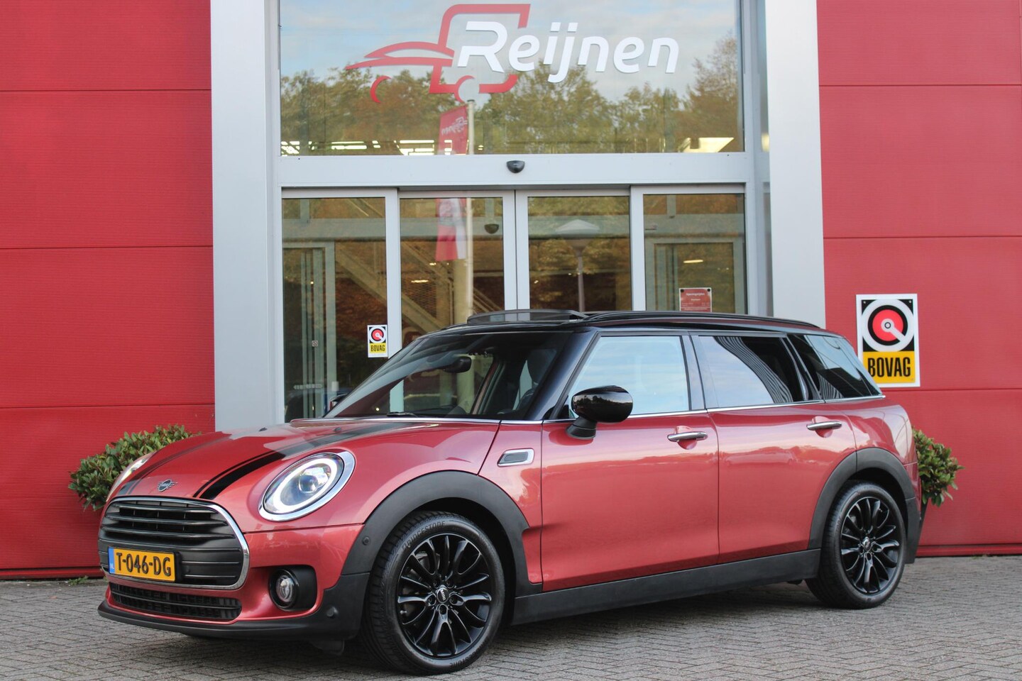 MINI Clubman - 1.5 136PK COOPER CHILI AUTOMAAT | PANORAMISCH SCHUIF/KANTELDAK | NAVIGATIE | LEDEREN BEKLE - AutoWereld.nl