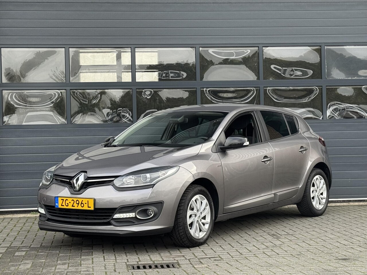 Renault Mégane - 1.2 TCE LIMITED I CLIMATE CONTROL I CRUISE CONTROL I NAVIGATIE I LICHT METALEN VELGEN - AutoWereld.nl