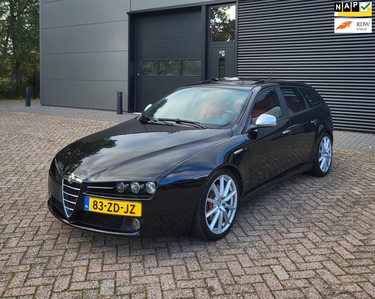 Alfa Romeo 159 Sportwagon - 3.2 JTS Q4 Q-tronic TI Full Option - AutoWereld.nl