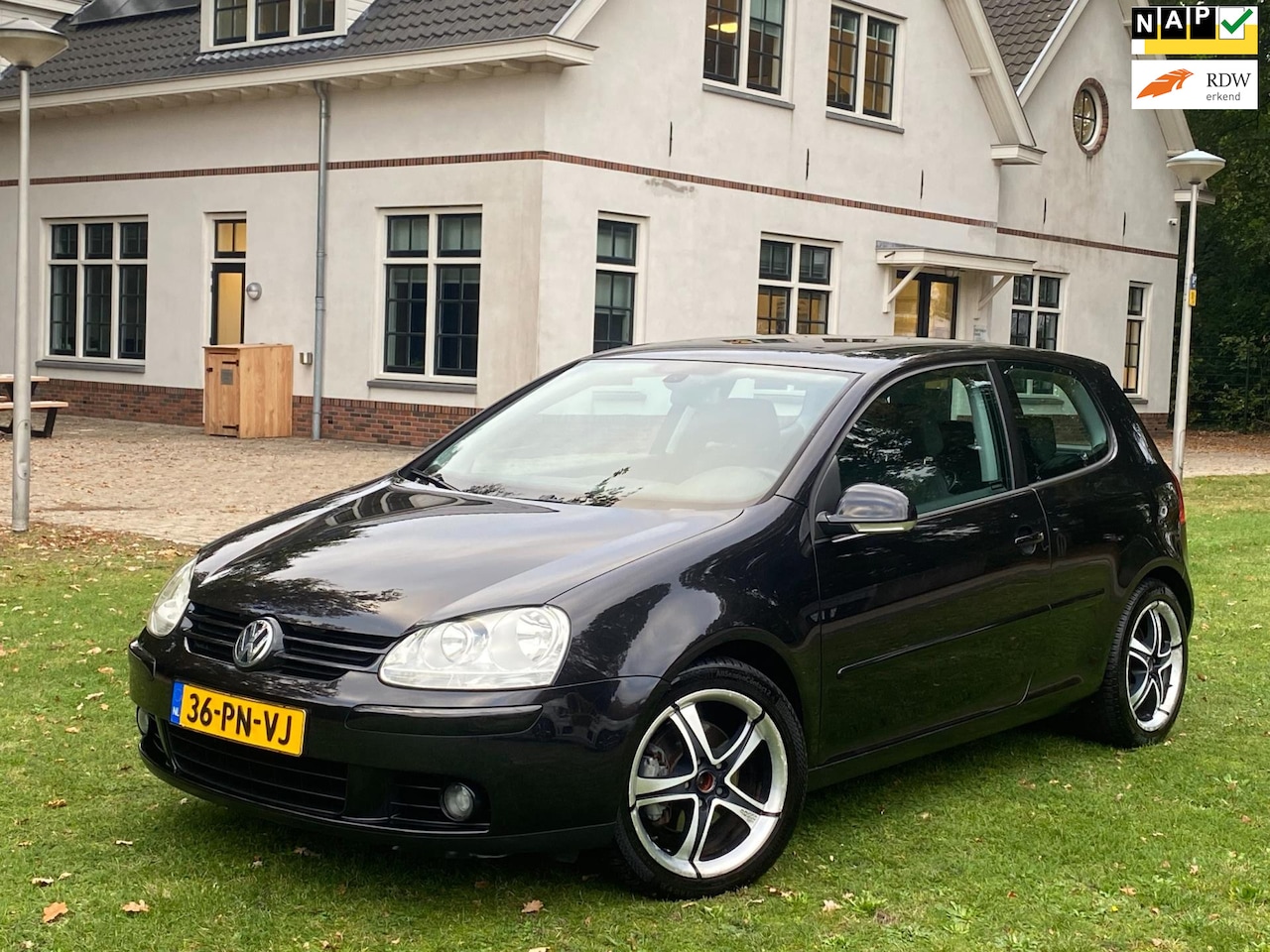 Volkswagen Golf - 2.0 FSI Sportline RIJDT GOED/1e EIGENAAR!!! - AutoWereld.nl