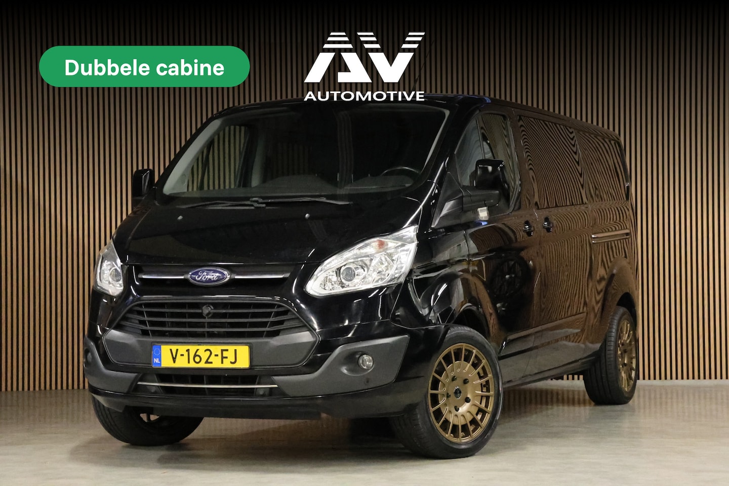 Ford Transit Custom - 290 2.0 TDCI 170 PK L2H1 Limited DC | Navigatie | Camera | Stoelverwarming | PDC V+A | Tre - AutoWereld.nl