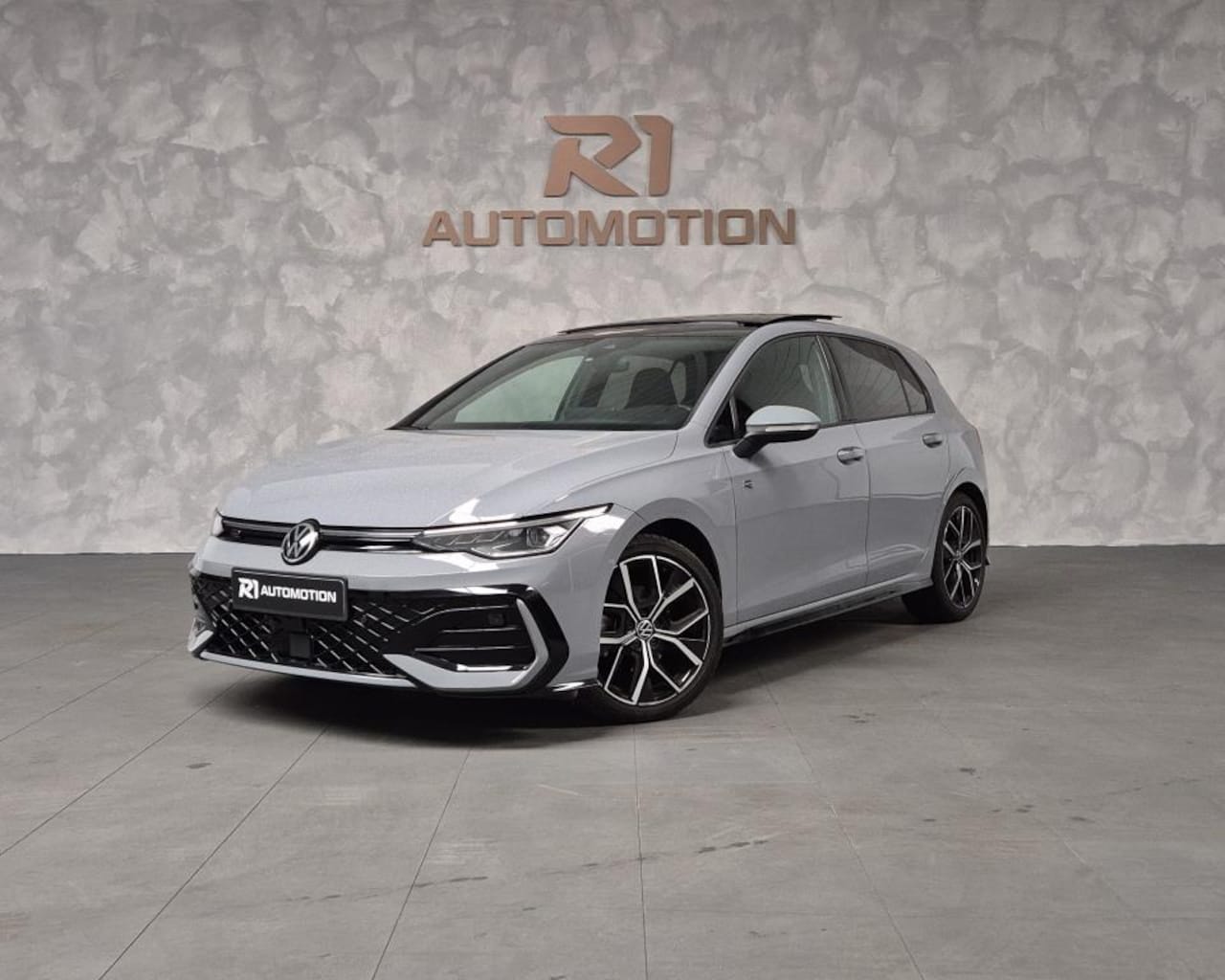 Volkswagen Golf - 8.5 1.5 eTSI 3X R-Line NARDO|FACELIFT|PANO|KEYLESS|CAMERA|VIRTUAL|CLIMATE|SFEER|GARANTIE|T - AutoWereld.nl