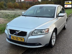 Volvo S40 - 2.0 Edition I ECC Audio-CD/Navigatie LMV 16" Xenon PDC Leder/Stof ESP TCS Cruisecontrol Tr