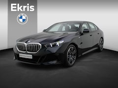 BMW 5-serie - Sedan 530e M Sportpakket | Achteruitrijcamera | Driving Assistant | 19"