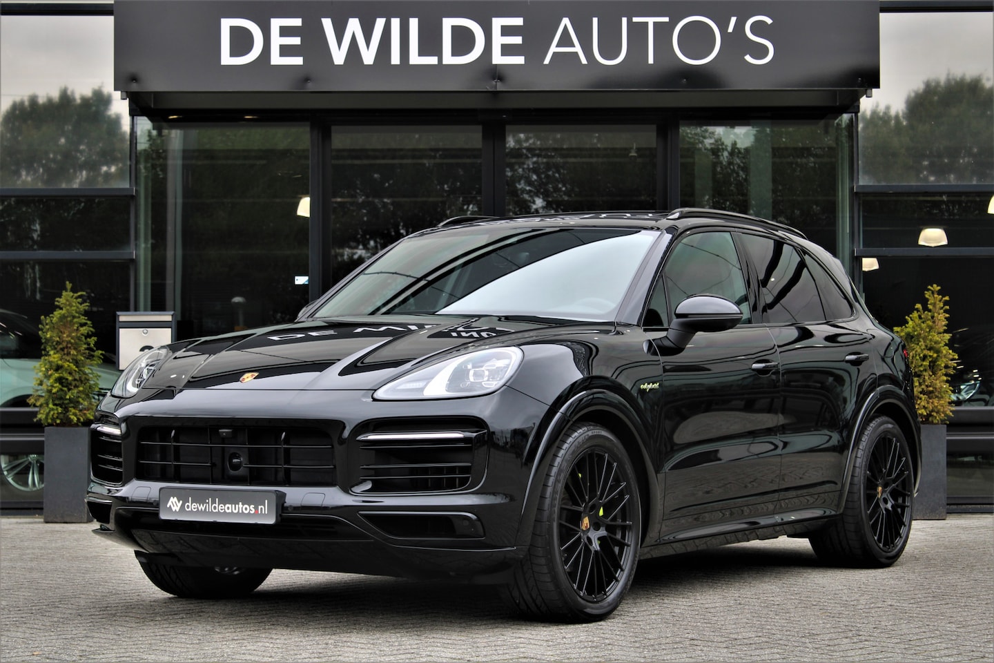 Porsche Cayenne - 3.0 E-Hybrid SportDesign Platinum Edition 462pk Pano Sportuitlaat Stoelventilatie ACC BOSE - AutoWereld.nl
