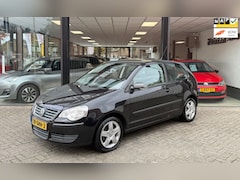 Volkswagen Polo - 1.4-16V 80pk AUTOMAAT | ELEKTR PACK | NAP