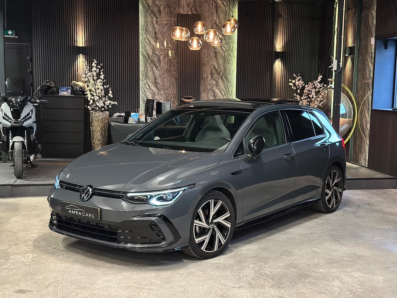 Volkswagen Golf - 2.0 TDI 3X R-Line|PANO|BOMVOL! - AutoWereld.nl