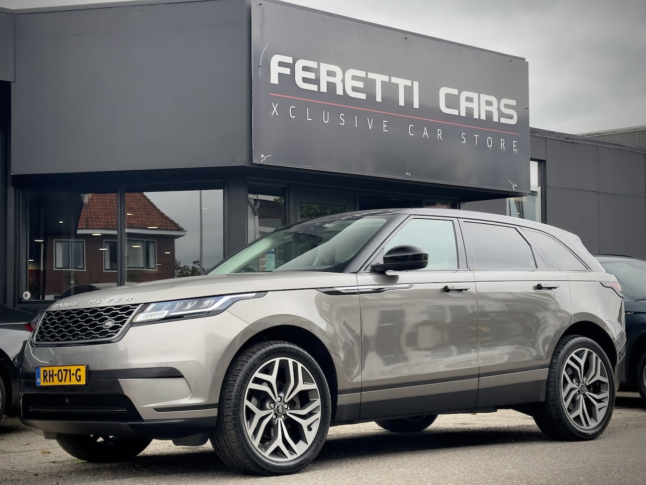 Land Rover Range Rover Velar - 2.0 I4 AUT8 AWD S LEDER NAVI CAMERA DIGI-DASH LED LMV PDC - AutoWereld.nl
