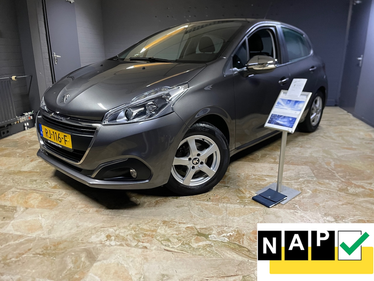 Peugeot 208 - 1.2 PureTech Blue Lion Airco Pdc Cruis - AutoWereld.nl