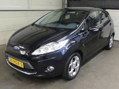 Ford Fiesta - 1.25 Titanium - Airco - 5 deurs - Mooie auto - Trekhaak