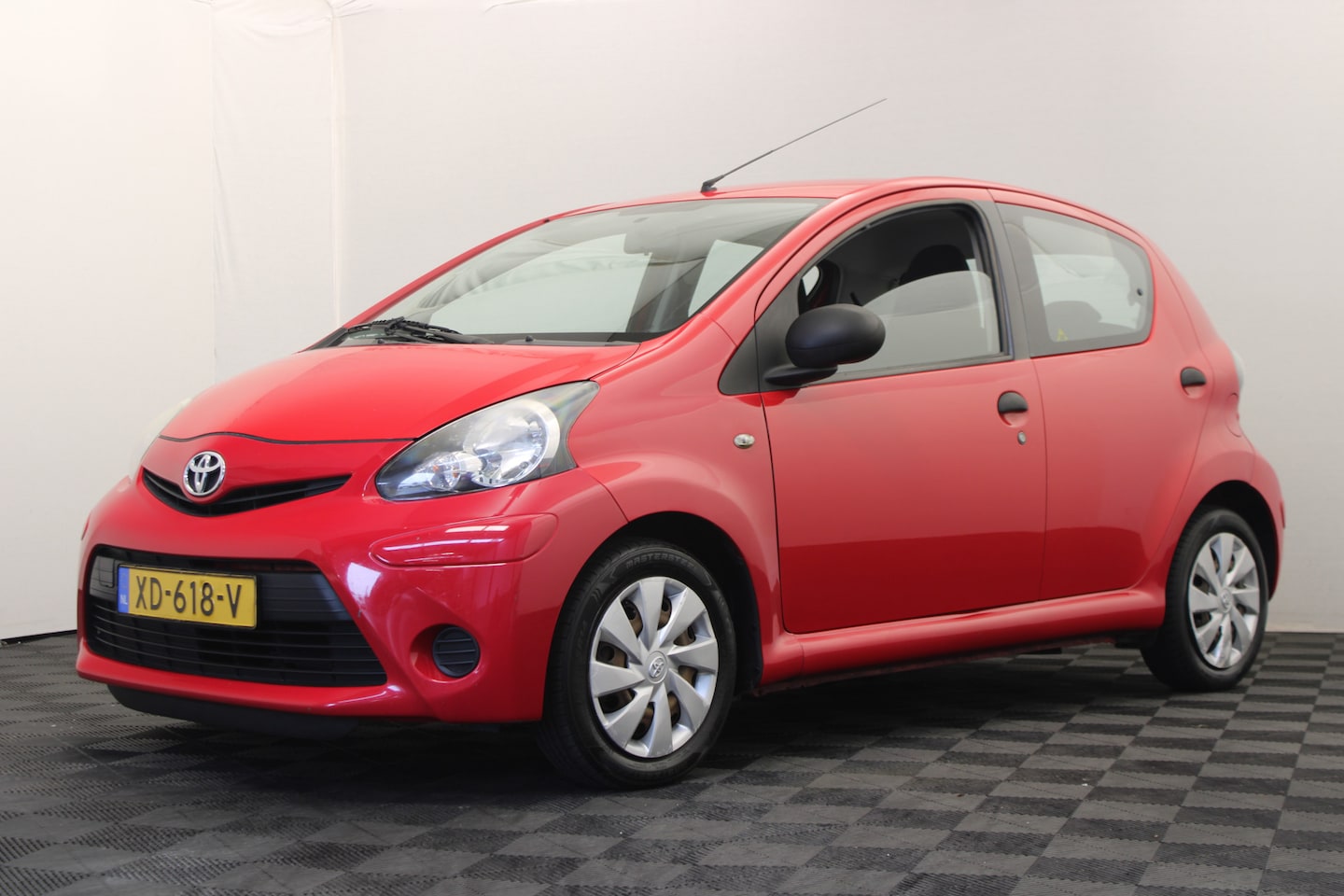 Toyota Aygo - 1.0 VVT-i Access 1.0 VVT-i Access - AutoWereld.nl