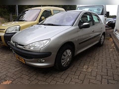 Peugeot 206 - 1.6-16V Gentry 5 drs trekhaak nw apk 9-12-2026