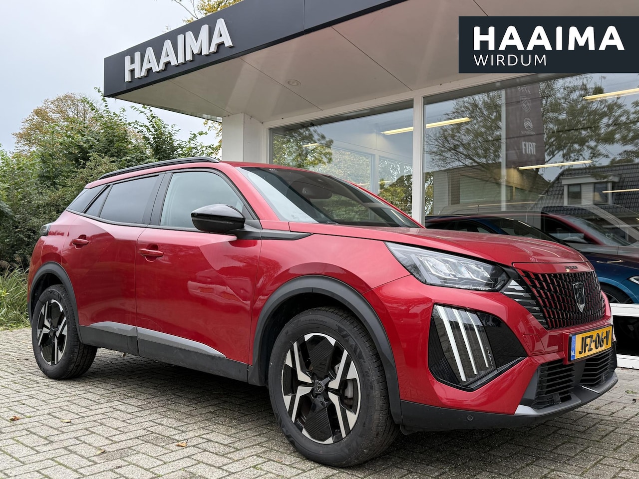 Peugeot 2008 - 1.2T 130pk Automaat Allure | Navigatie | Climate & Cruise Control | Camera | AppleCarPlay/ - AutoWereld.nl