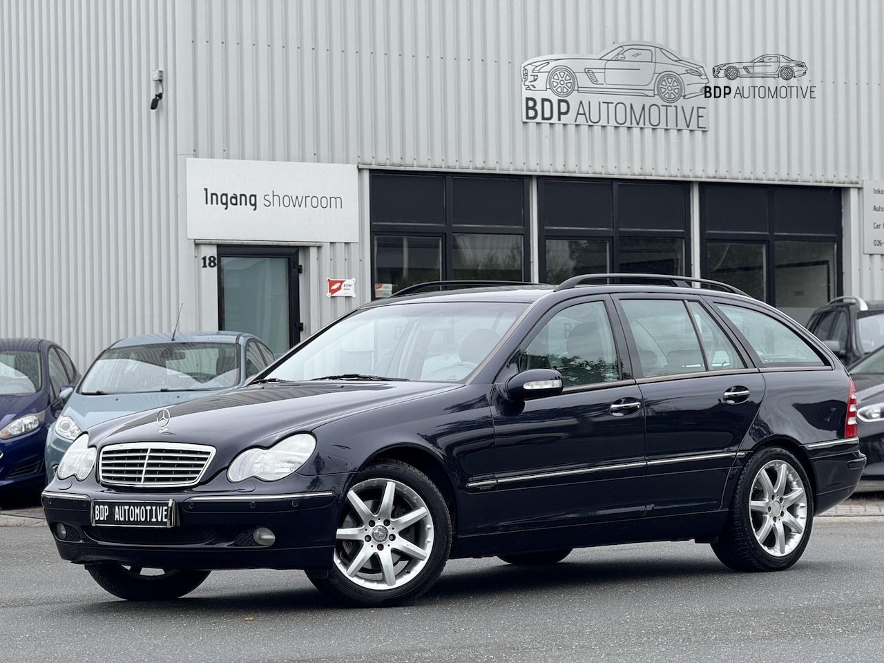 Mercedes-Benz C-klasse Combi - 320 Elegance AUTOMAAT/LEER/SCHUIFDAK/TREKHAAK/MEMORY - AutoWereld.nl