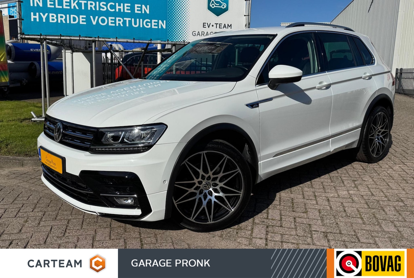 Volkswagen Tiguan - 1.5 TSI R-Line 360/CARPLAY/KEYLESS - AutoWereld.nl