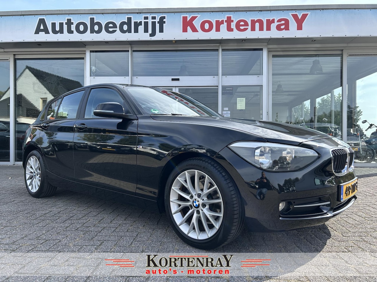 BMW 1-serie - 116i Business+ nieuwstaat/navi/bi xenon/cruise control/100% onderhouden - AutoWereld.nl