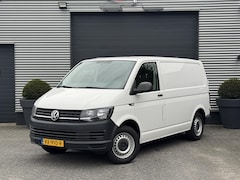 Volkswagen Transporter - 2.0 TDI L1H1 | Navigatie | Trekhaak | Bluetooth | Airco |