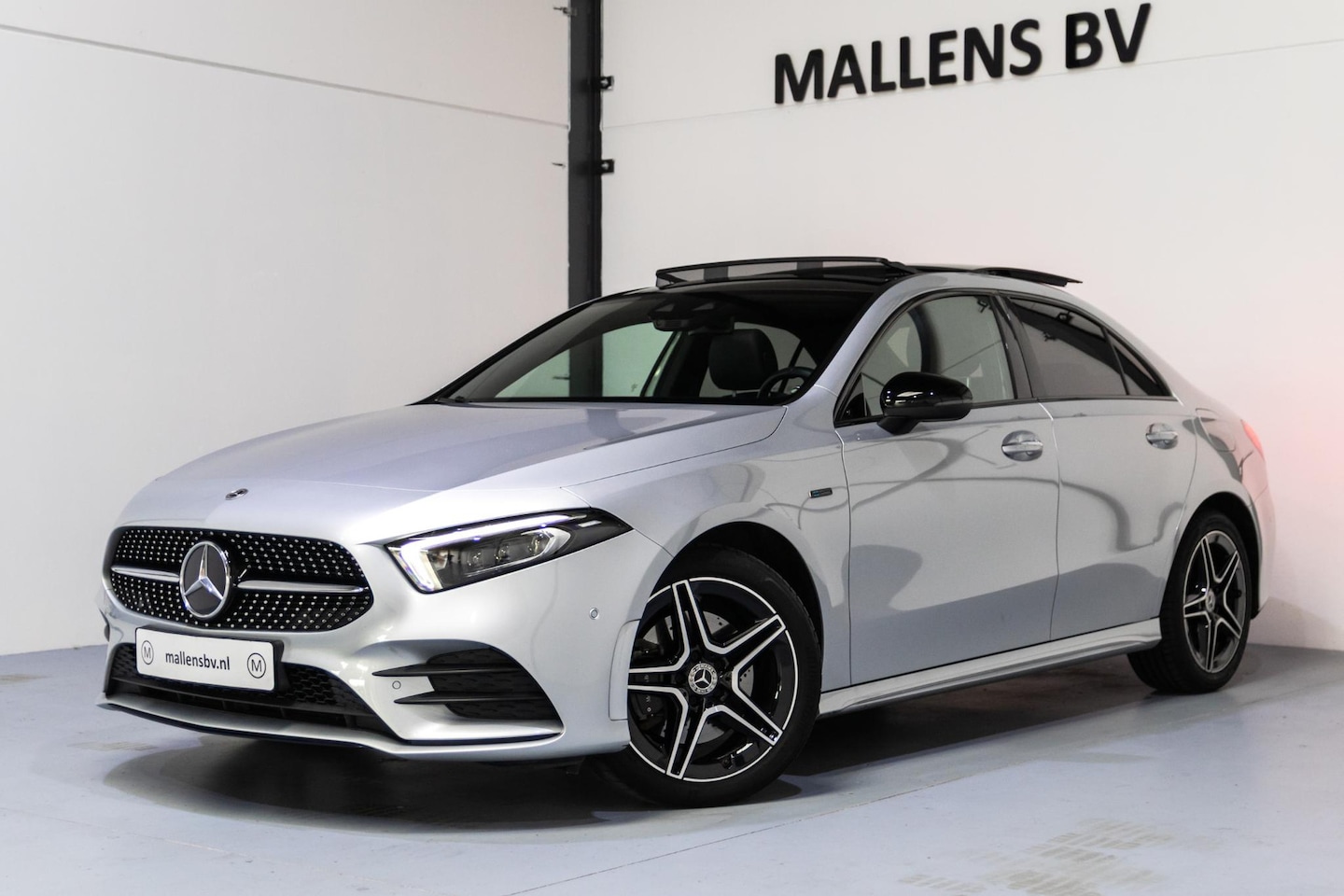 Mercedes-Benz A-klasse - 250 e Business Solution AMG Limited PANO/MEMORY/AMG/NAP/BTW/DEALEROH - AutoWereld.nl