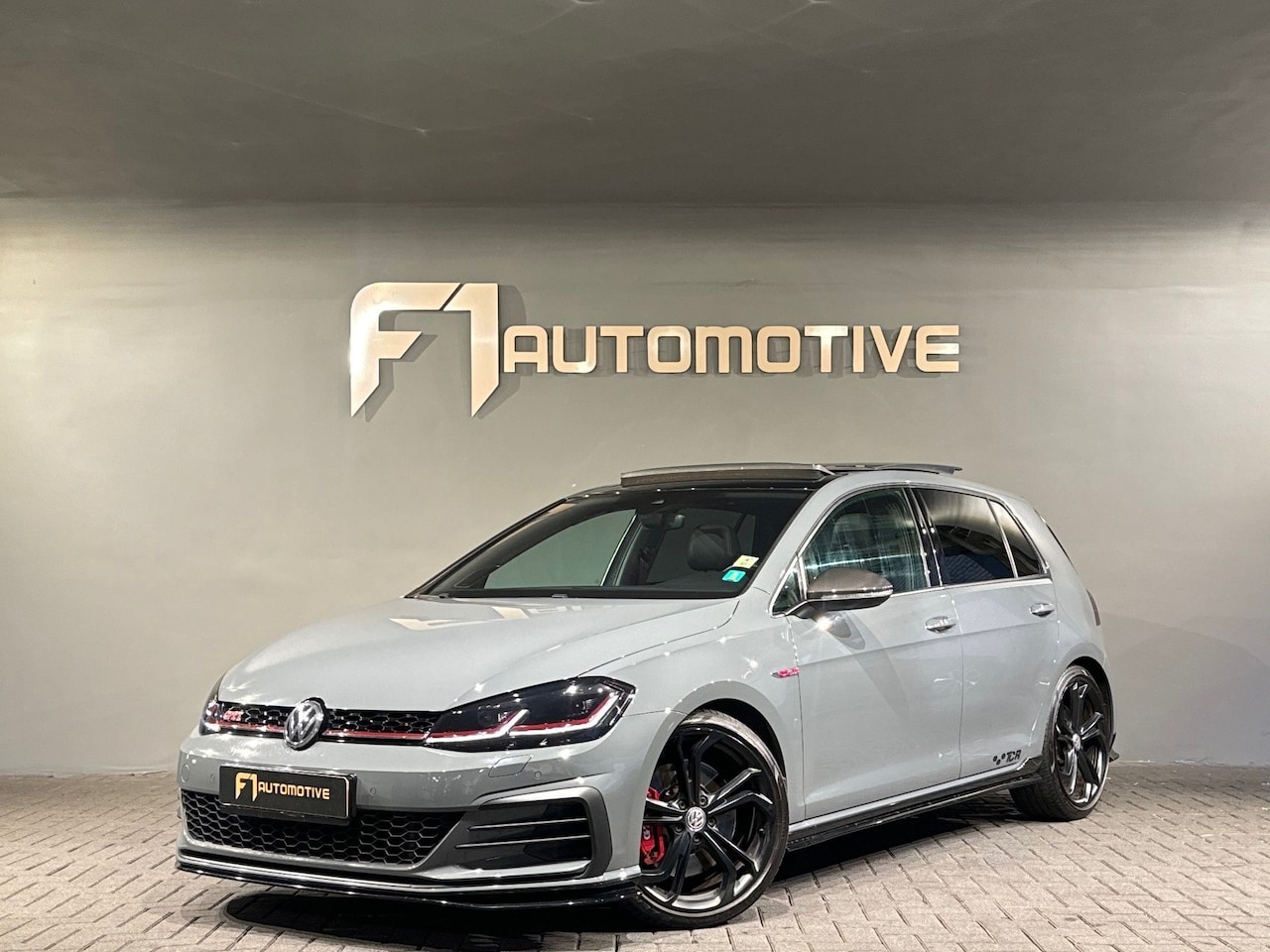 Volkswagen Golf - 2.0 TSI GTI TCR Pano|Leer|Key|Dynaudio|Carbon - AutoWereld.nl