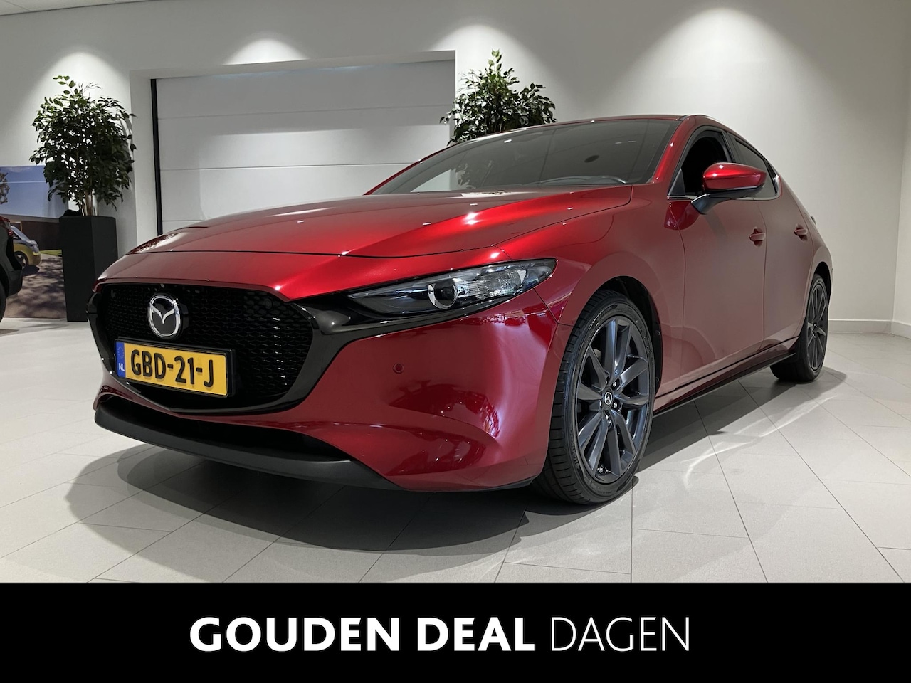 Mazda 3 - 2.0 e-SkyActiv-G M Hybrid 122 PK | Apple Carplay | Stoelverwarming | Stuurwielverwarming | - AutoWereld.nl