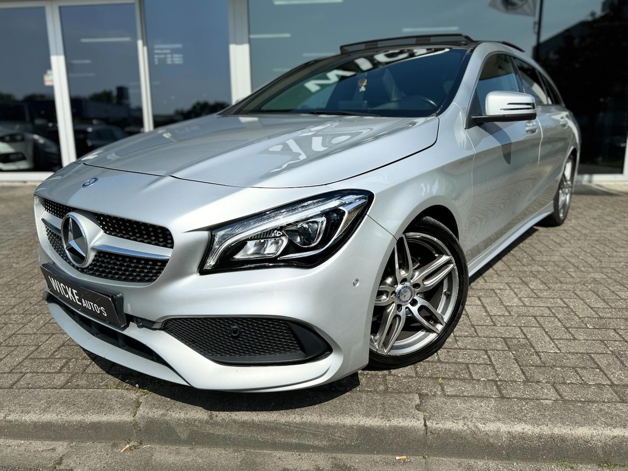 Mercedes-Benz CLA-klasse Shooting Brake - 180 AMG Panorama Led Leder - AutoWereld.nl