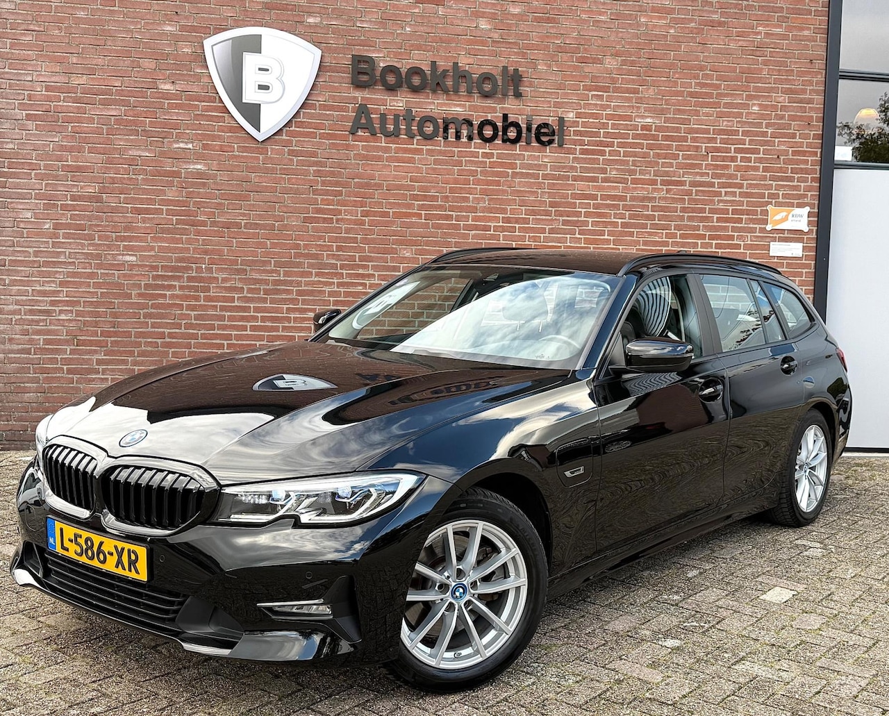 BMW 3-serie Touring - 320e Laser, Carplay, DAB, Sportstoel [BTW, NL, NAP, Dealer-onderhouden] - AutoWereld.nl
