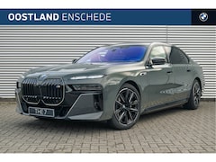 BMW 7-serie - M760e xDrive High Executive Automaat / Panoramadak Sky Lounge / Trekhaak / Executive Loung