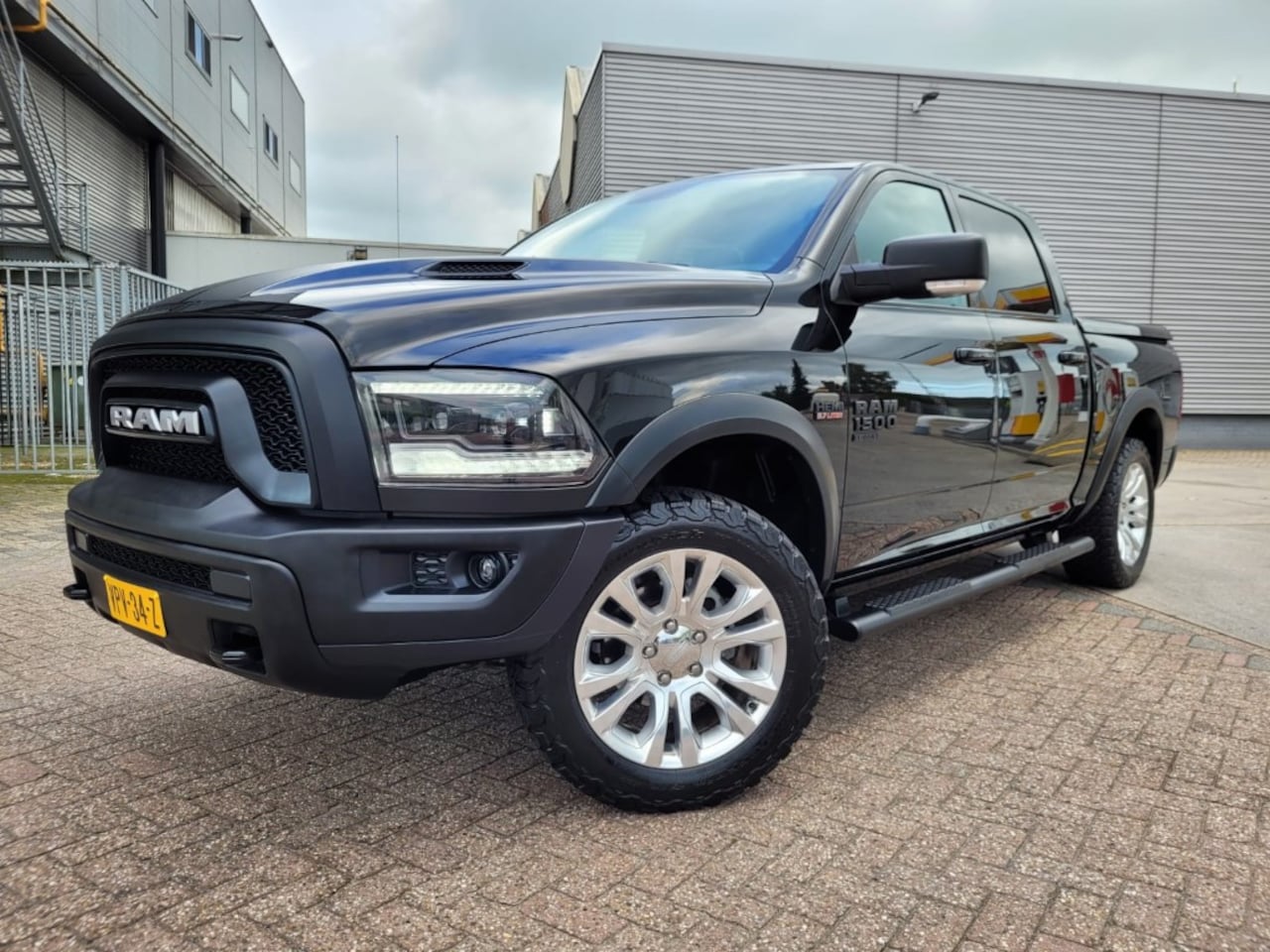 Dodge Ram 1500 - SLT 4WD LPG onderbouw - AutoWereld.nl