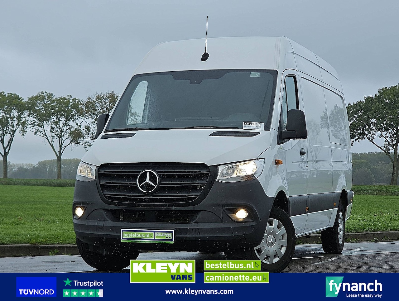 Mercedes-Benz Sprinter - 317 L2H2 Navi RWD - AutoWereld.nl