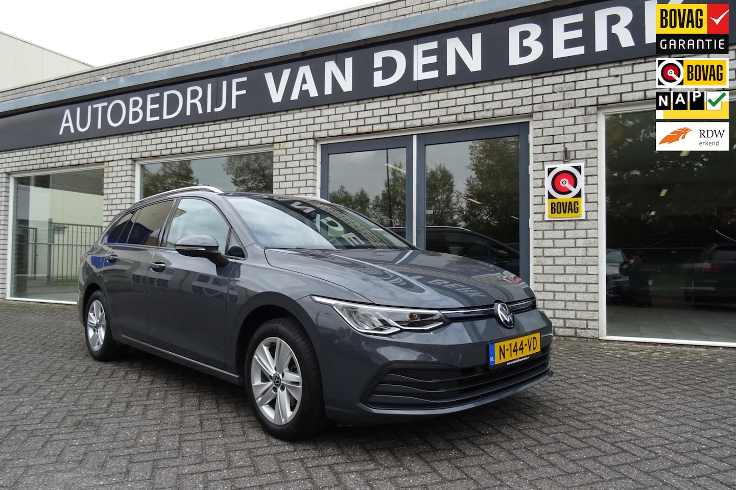 Volkswagen Golf Variant - 1.0 eTSI Life DSG - AutoWereld.nl