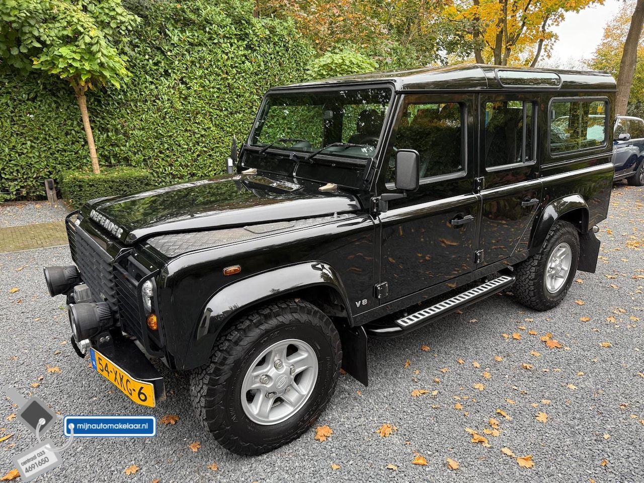 Land Rover Defender 110 - 110 V8 AUT. UNIEK & PERFECT - AutoWereld.nl
