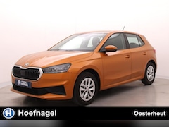 Skoda Fabia - 1.0 TSI Ambition Automaat | Trekhaak | Adaptive Cruise Control | Parkeersensoren | Apple C