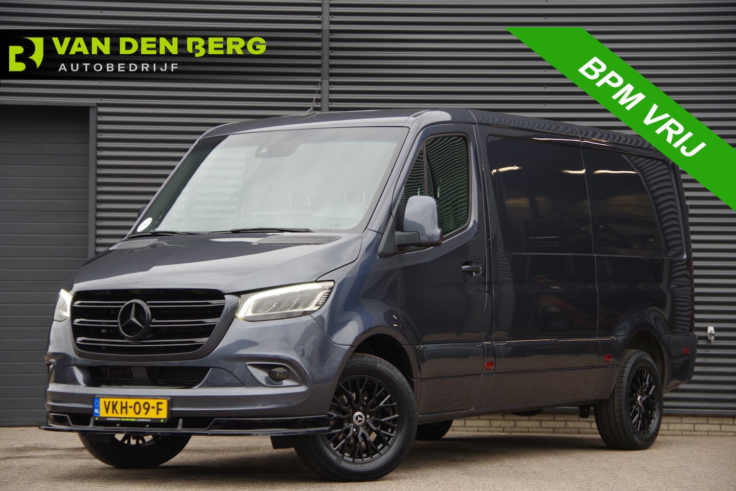 Mercedes-Benz Sprinter - 319 3.0 CDI V6 L2H1 AUT. LED, LEDER, 3.5T TREKHAAK, MBUX 10'', STOELVERWARMING, NAVI, CRUI - AutoWereld.nl