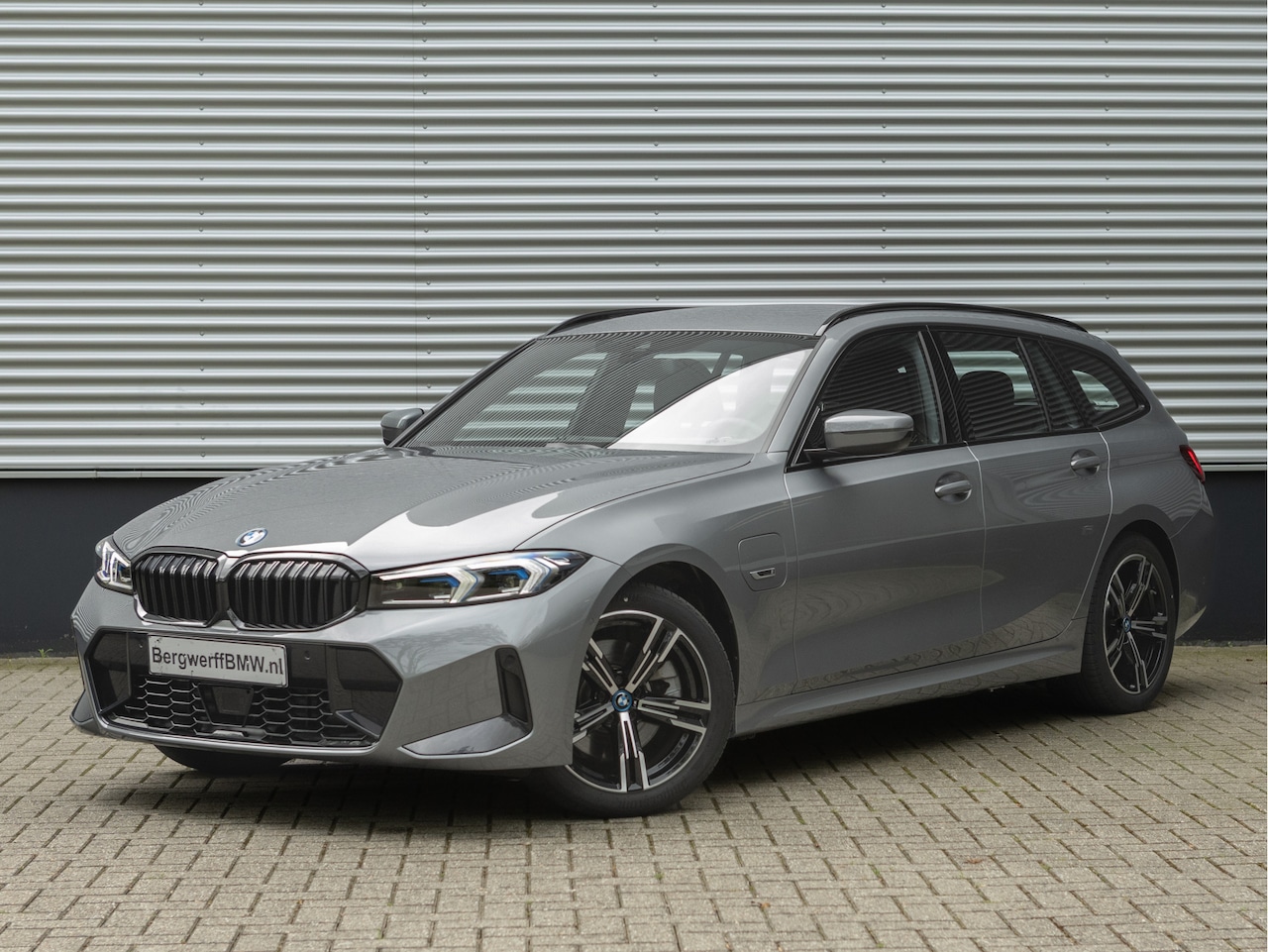 BMW 3-serie Touring - 330e M-Sport - Active Cruise - Camera - Stuurwiel Verwarmd - Hifi - AutoWereld.nl