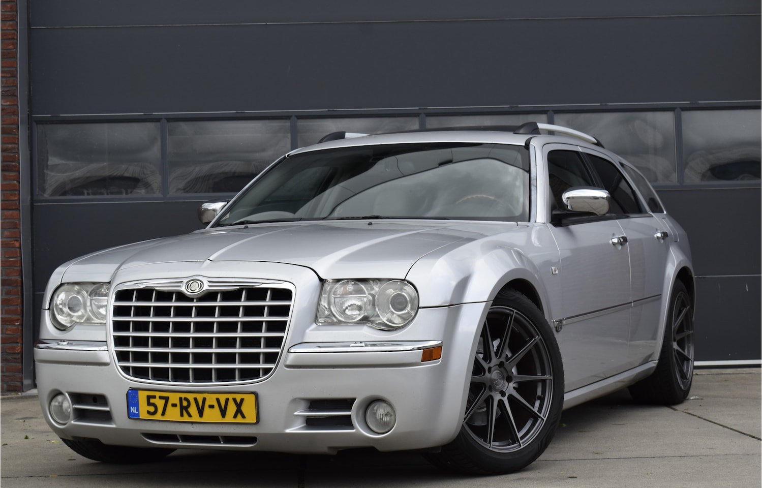 Chrysler 300C Touring - 3.5 V6 Navi - Cruise - NAP - Youngtimer - AutoWereld.nl